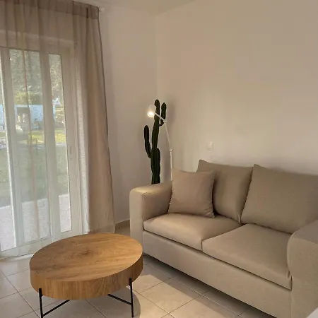 Einalia Homes