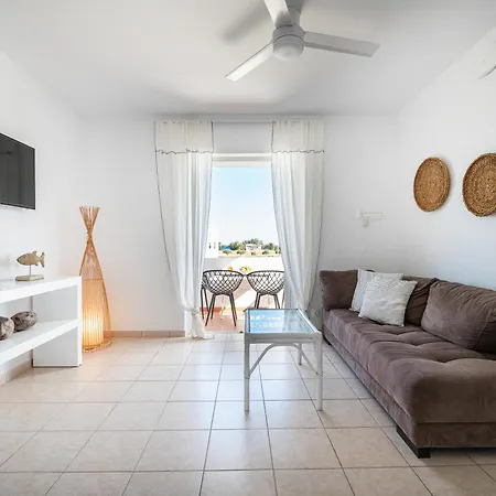 בית נופש Einalia Homes