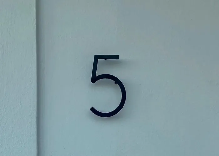 Einalia Homes 펜션 *